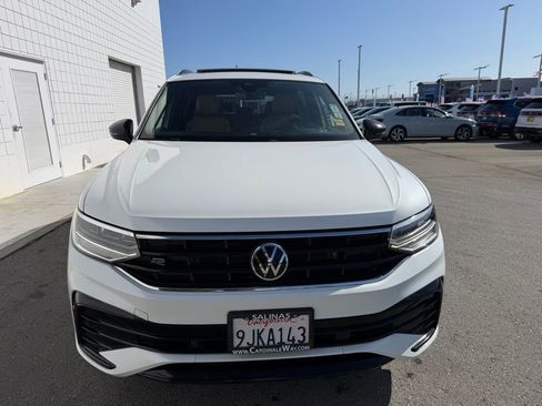 Used 2023 Volkswagen Tiguan SE R-Line image 9