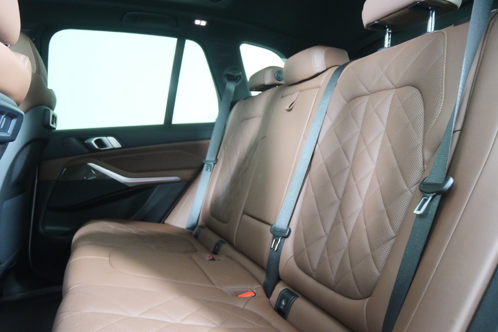 Used 2023 BMW X5 sDrive40i w/ Parking Assistance Package RWD image 16