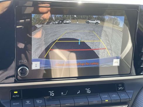 Used 2025 Toyota Camry SE image 17