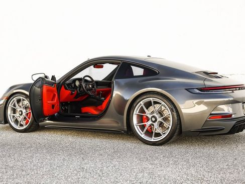Used 2022 Porsche 911 GT3 image 3