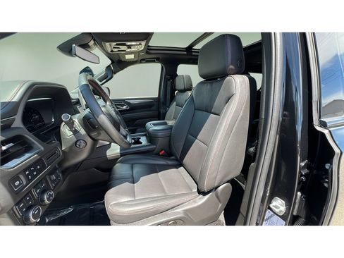 Certified 2024 Chevrolet Suburban RST w/ Luxury Package AWD/4WD image 24