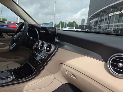 Used 2022 Mercedes-Benz GLC 300 image 18