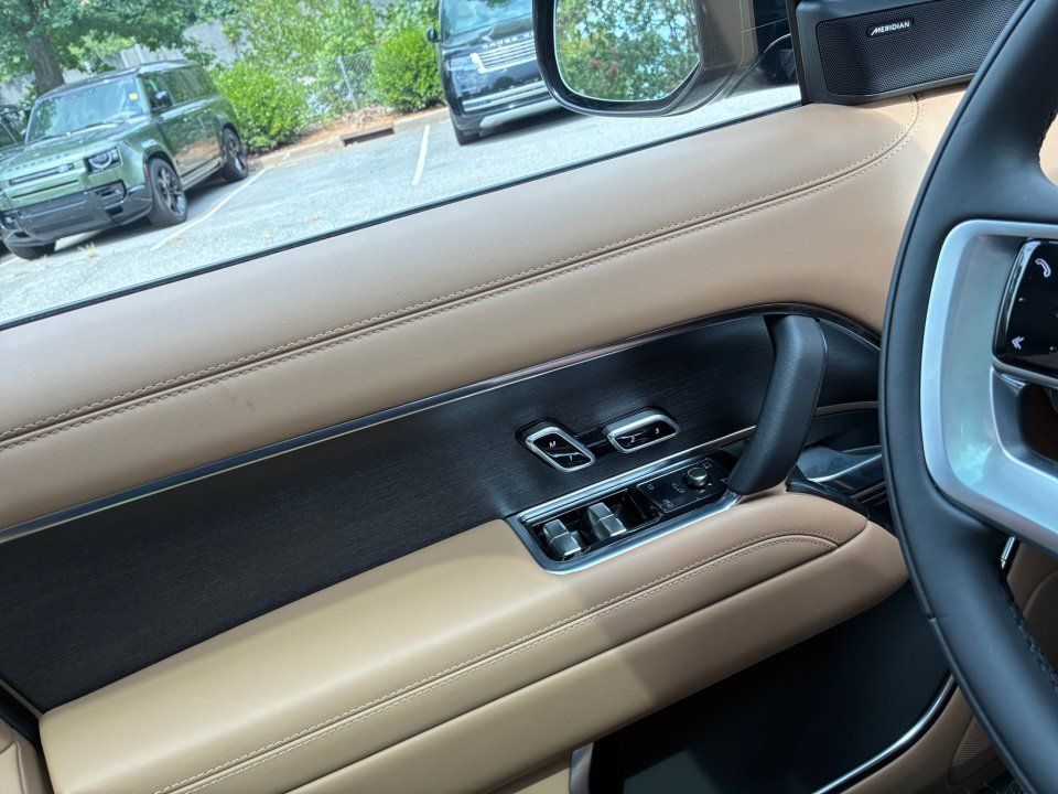 New 2026 Land Rover Range Rover SE AWD/4WD image 32