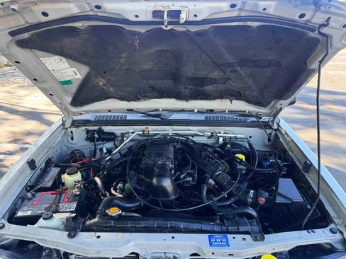 Used 2004 Nissan Frontier S/C image 32