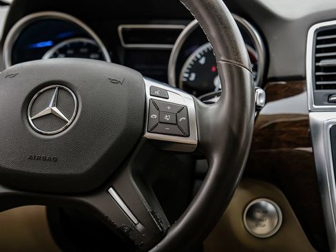 Used 2015 Mercedes-Benz ML 350 4MATIC w/ Premium 1 Package image 17