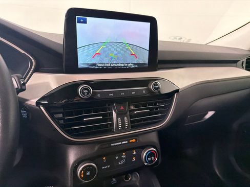 Used 2022 Ford Escape SE FWD image 17