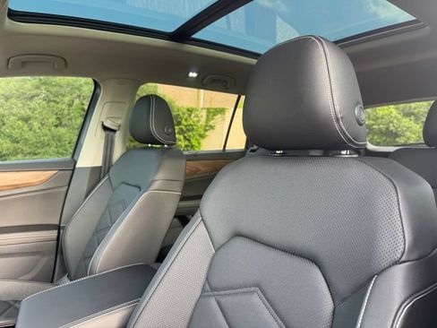 New 2026 Volkswagen Atlas SE FWD image 8