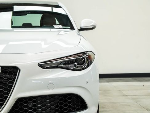 Used 2022 Alfa Romeo Giulia Ti w/ Active Assist Plus Package RWD image 4