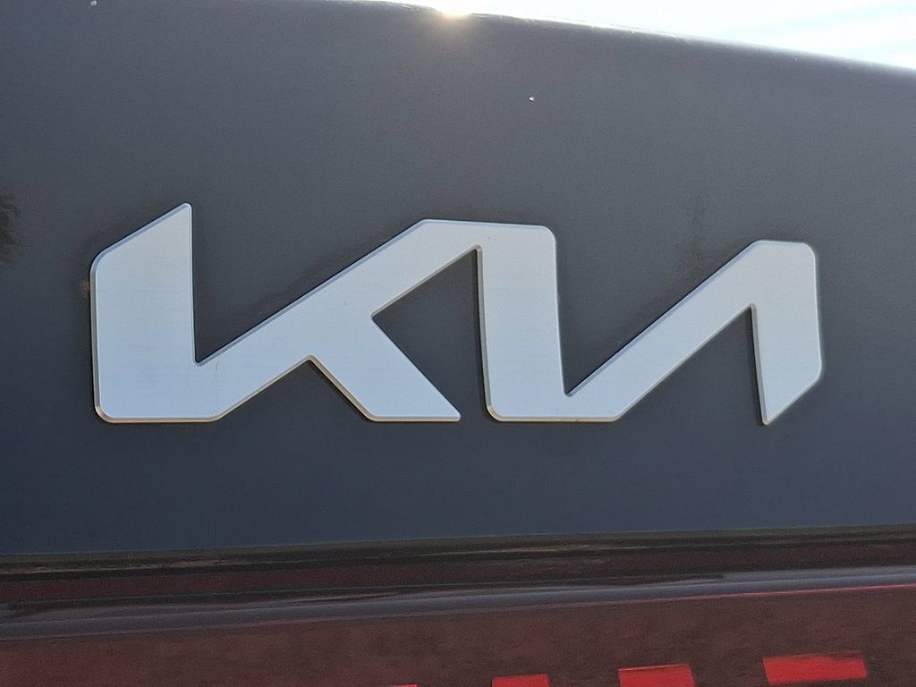 Certified 2023 Kia Forte LXS w/ LXS Technology Package FWD image 29