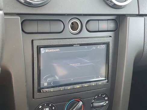 Used 2005 Ford Mustang Deluxe image 18