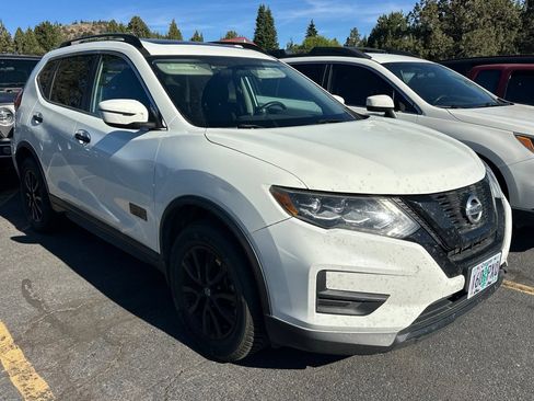 Used 2017 Nissan Rogue SV AWD/4WD image 2