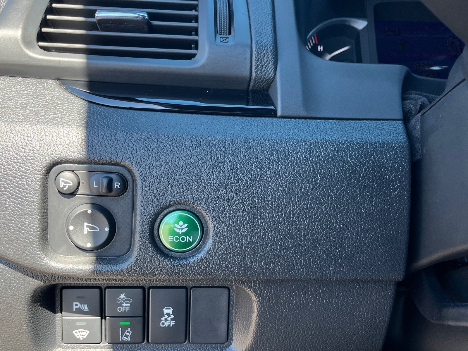 Used 2025 Honda Passport Black Edition image 29