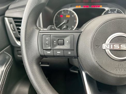 Used 2024 Nissan Rogue SV AWD/4WD image 11