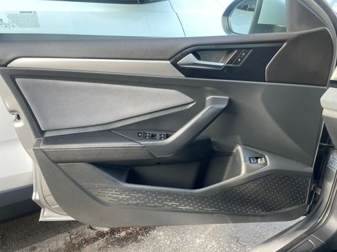 Used 2025 Volkswagen Jetta SE image 20