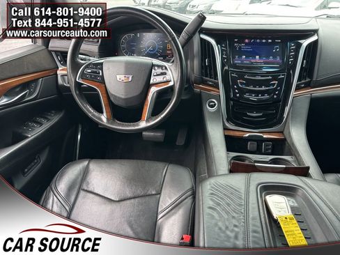 Used 2016 Cadillac Escalade Luxury image 17