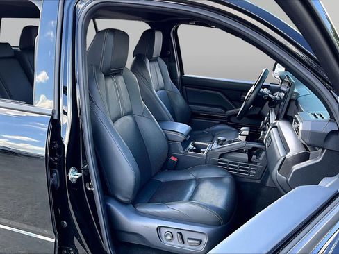 Used 2025 Toyota 4Runner Limited AWD/4WD image 8