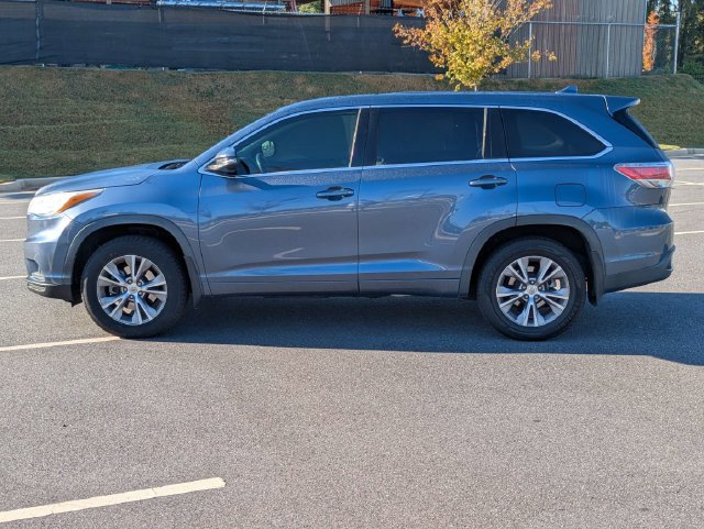 Used 2015 Toyota Highlander Plus FWD image 7
