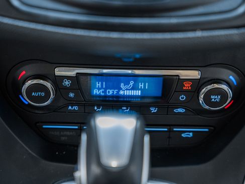 Used 2013 Ford C-MAX SE image 30