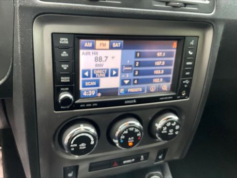 Used 2014 Dodge Challenger SXT RWD image 14