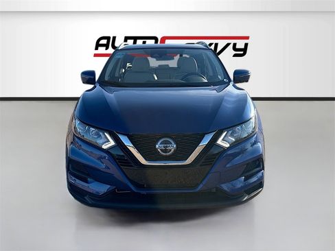 Used 2020 Nissan Rogue Sport SL image 2