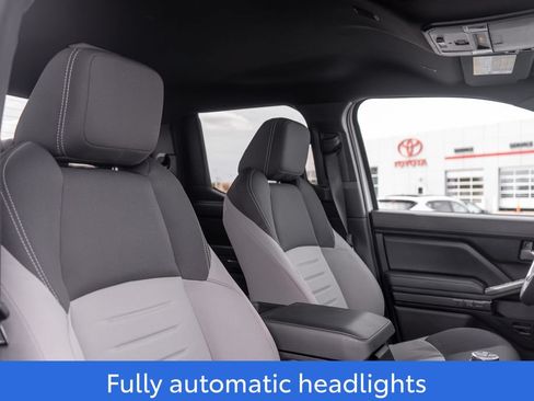 Used 2025 Toyota Tacoma TRD Off-Road AWD/4WD image 12