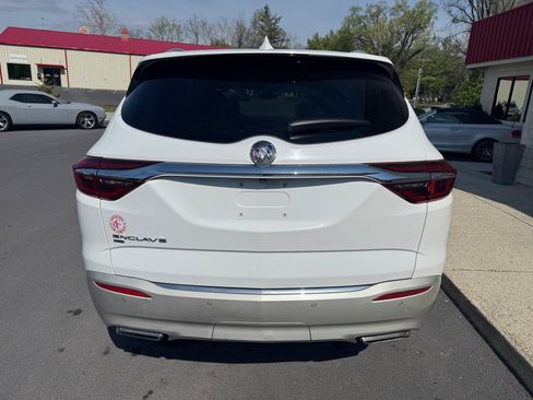 Used 2020 Buick Enclave Essence AWD/4WD image 6