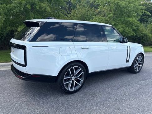 Used 2024 Land Rover Range Rover SE AWD/4WD image 2