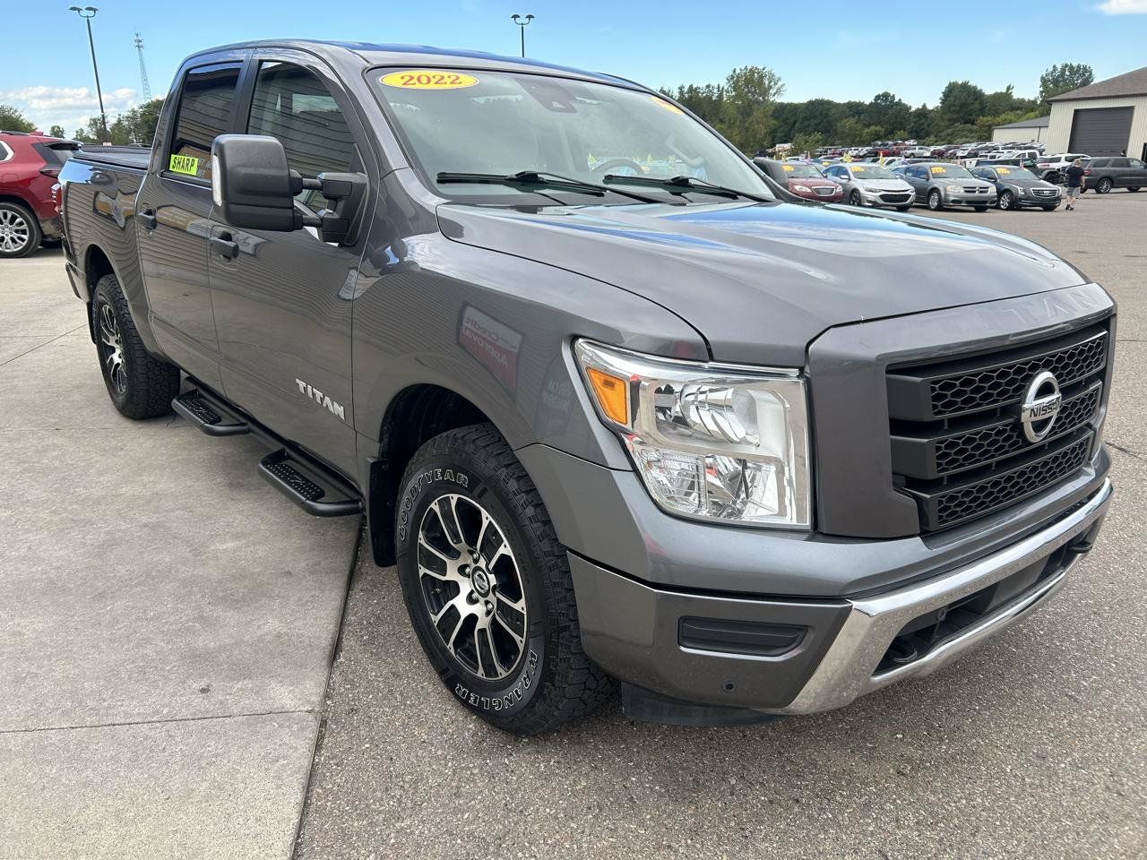 Used 2022 Nissan Titan SV w/ SV Convenience Package AWD/4WD image 3