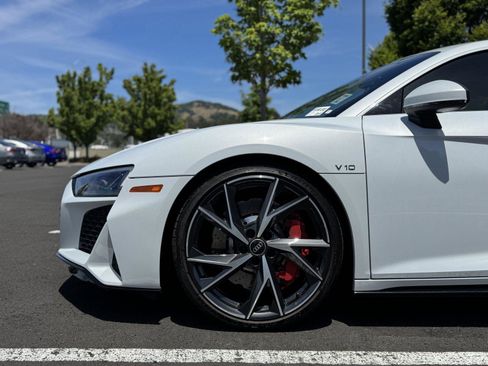 Certified 2023 Audi R8 V10 performance w/ Premium Package RWD image 45