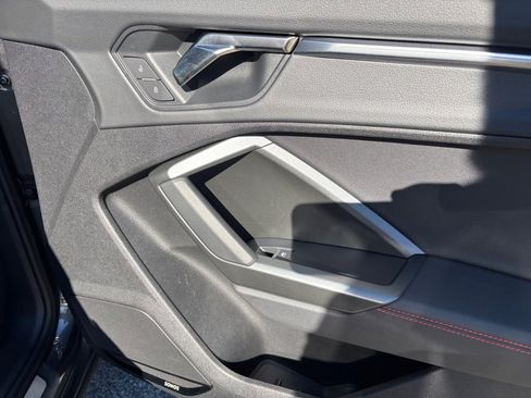 Certified 2025 Audi Q3 2.0T Premium Plus w/ Premium Plus Package image 31