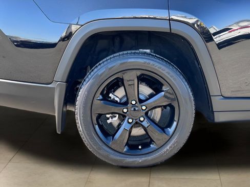 Used 2023 Jeep Grand Cherokee L Limited w/ Luxury Tech Group II image 41