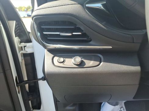 Used 2025 Buick Envista Preferred w/ Convenience I Package image 11