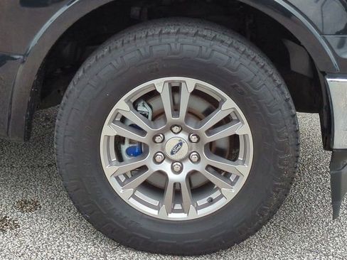 Used 2019 Ford F150 Lariat RWD image 11