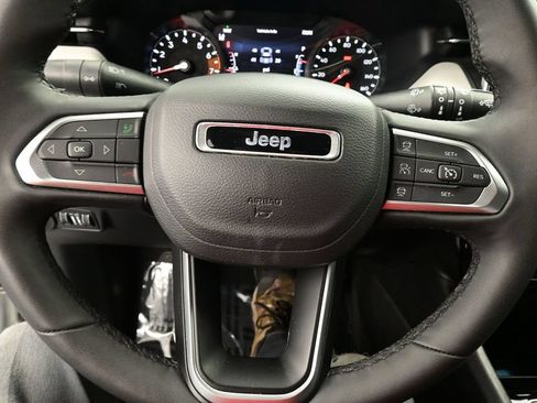 Used 2025 Jeep Compass Limited AWD/4WD image 37