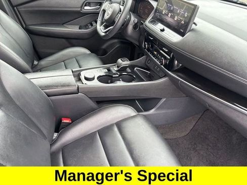 Used 2024 Nissan Rogue SL image 38