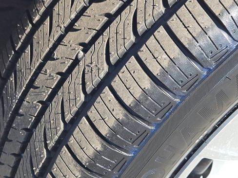 Used 2017 Toyota Camry LE image 17