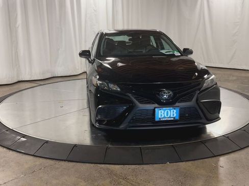 Used 2023 Toyota Camry SE image 5