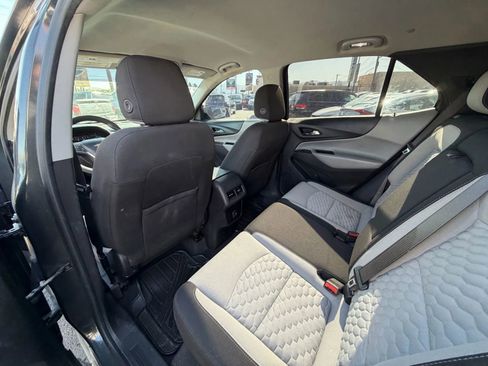Used 2021 Chevrolet Equinox LS w/ LPO, Blackout Package FWD image 18