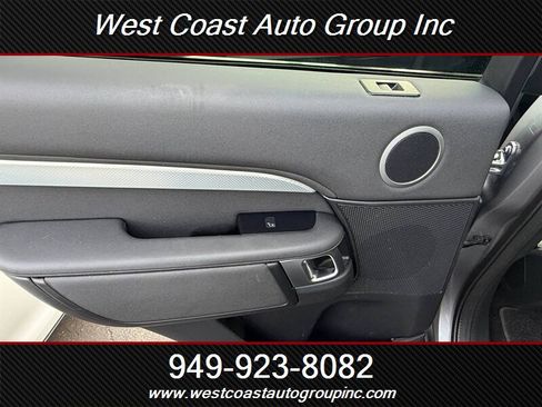 Used 2020 Land Rover Discovery Landmark image 29