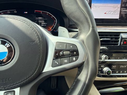 Used 2021 BMW 530i xDrive w/ M Sport Package image 19