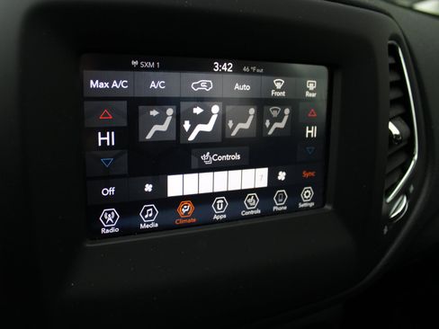 Used 2019 Jeep Compass Latitude w/ Popular Equipment Group image 21