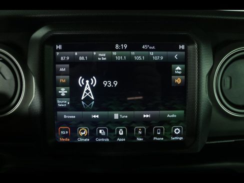 Used 2022 Jeep Gladiator Sport AWD/4WD image 25