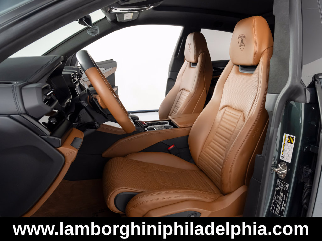 Used 2025 Lamborghini Urus SE AWD/4WD image 11