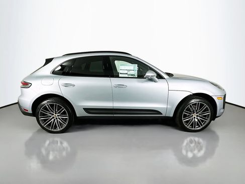 Certified 2026 Porsche Macan AWD/4WD image 8
