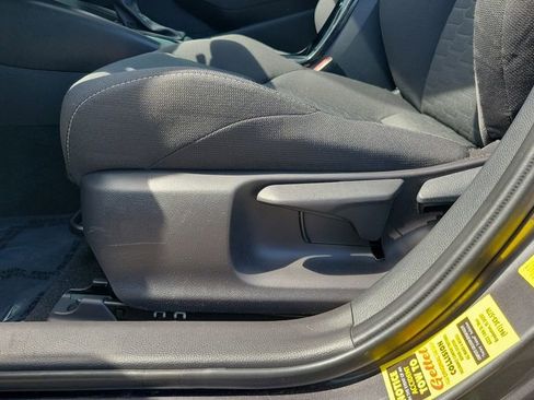 Certified 2025 Toyota Corolla SE FWD image 21