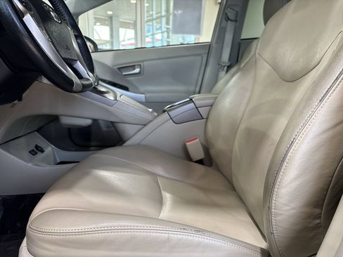 Used 2015 Toyota Prius Four FWD image 11