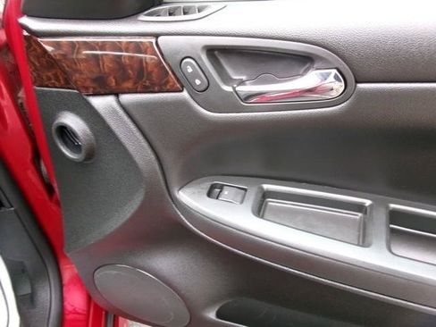 Used 2013 Chevrolet Impala LT FWD image 24