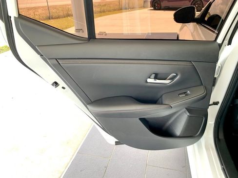 Used 2022 Nissan Sentra SR FWD image 16
