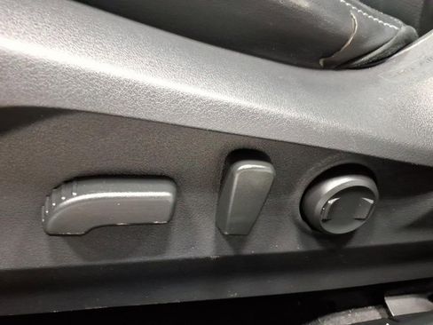 Used 2020 Subaru Outback Limited image 17