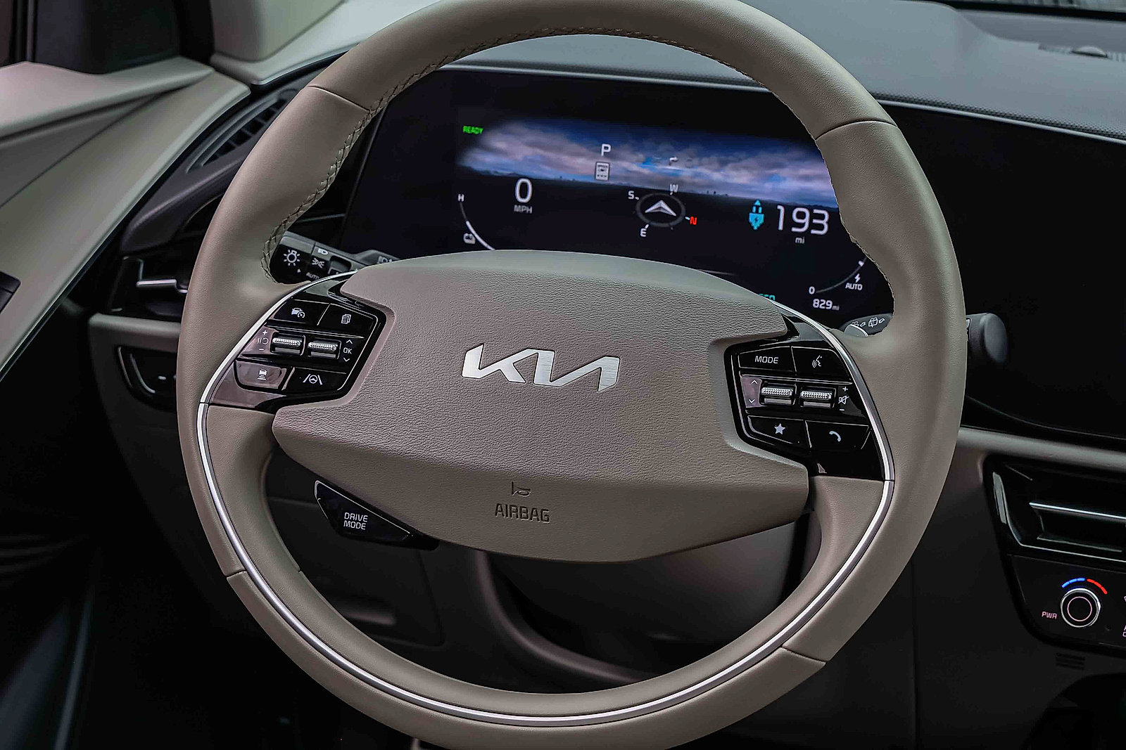 Certified 2025 Kia Niro Wave w/ Wave Preserve Package FWD image 14